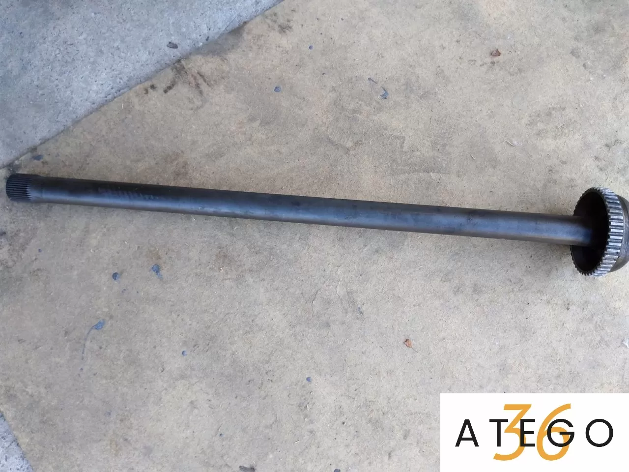 Полуось заднего моста Mercedes-Benz cо шлицами