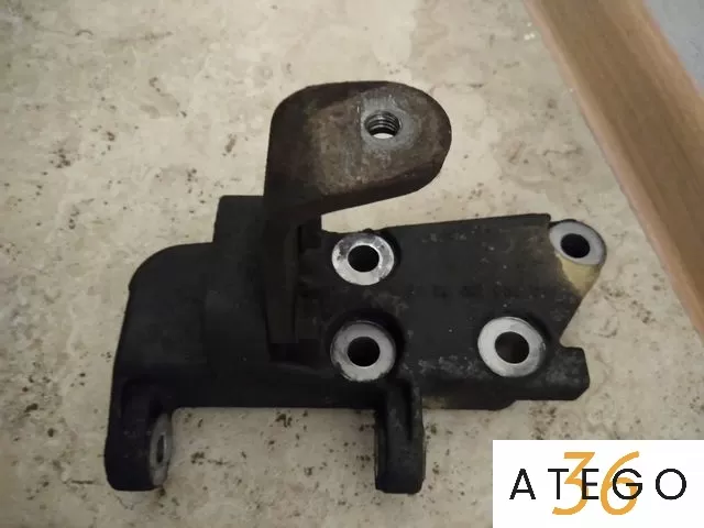 Кронштейн крепления генератора Mercedes Atego