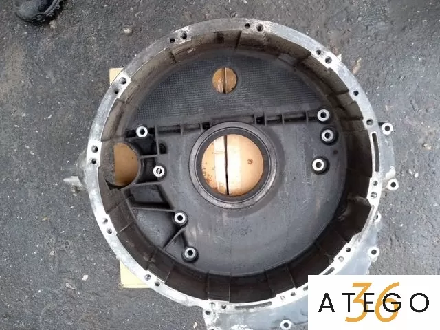 Кожух маховика двигателя Mercedes OM904LA Б/у