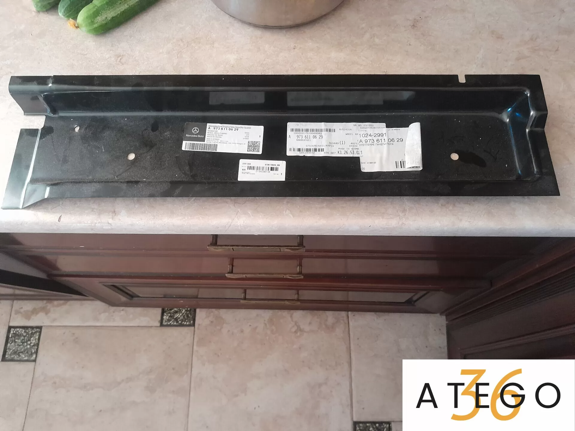 9736110629  крепление панели пола Мерседес-Бенц Атего