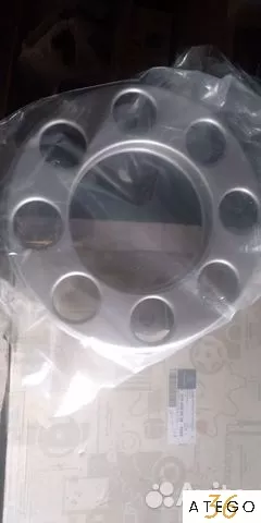 Колпак колесный серебристый R19.5 Mercedes — новое, в наличии