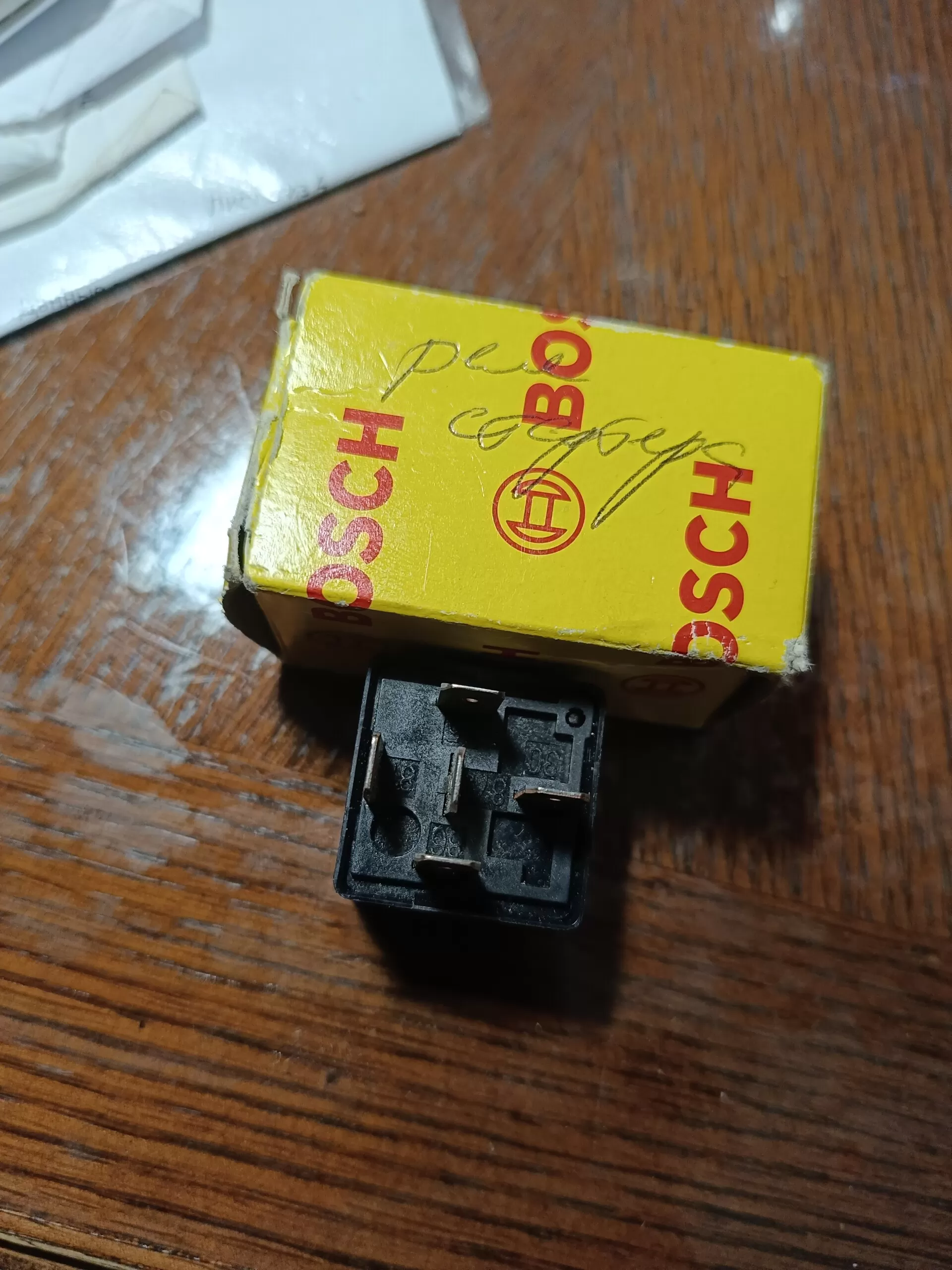 0 332 204 202  реле стартера