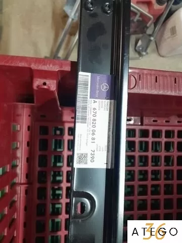 Планка стеклоочистителя Mercedes-Benz Vario – новая деталь кабины