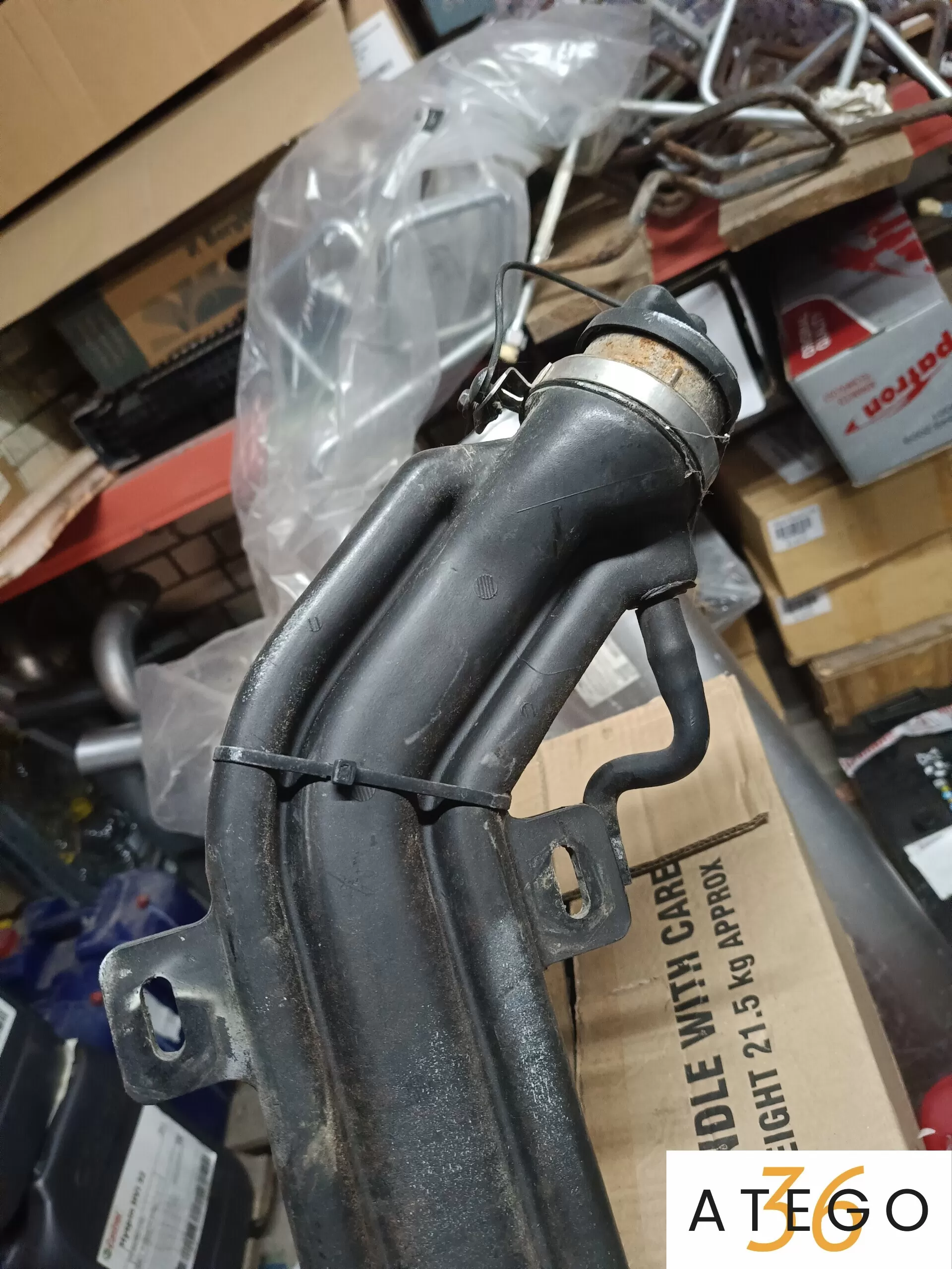 заливная топливная магистраль Мерседес-Бенц Варио