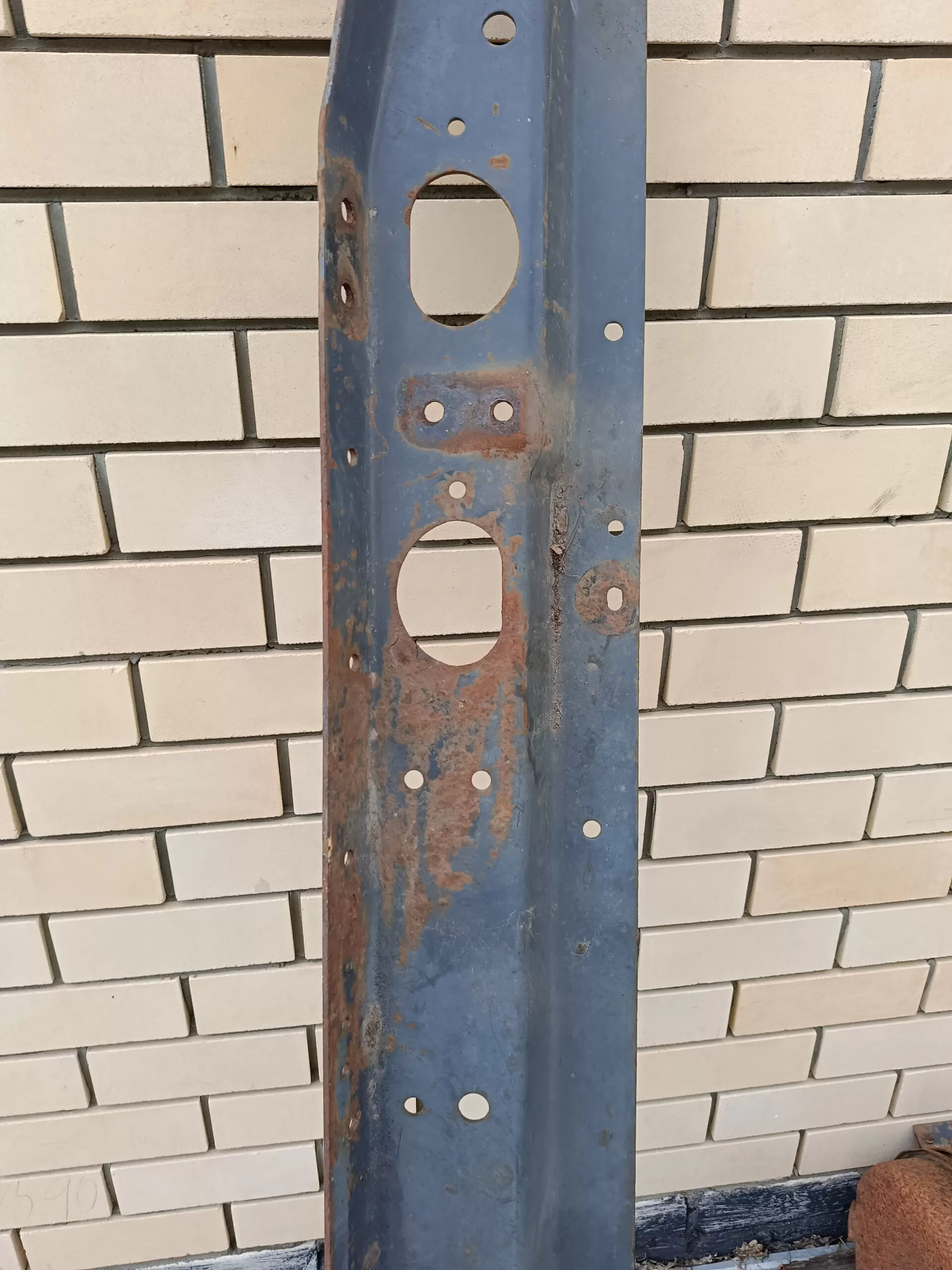 отбойник переднего бампера Мерседес-Бенц Атего