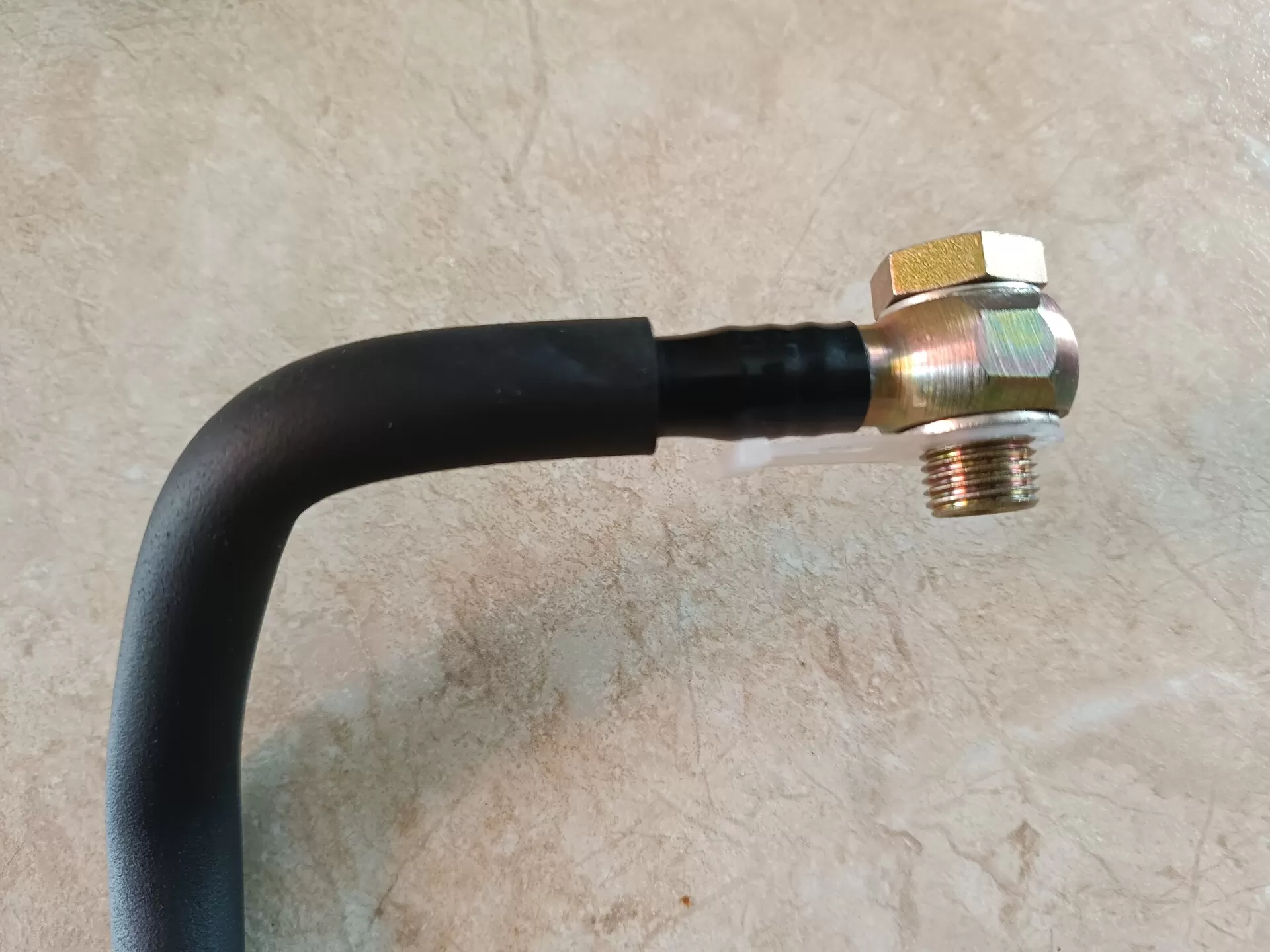 A9062032402 трубка охлаждения компрессора