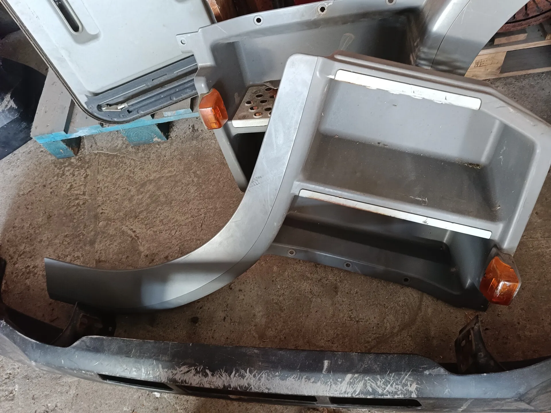 Ступенька правая/левая Атего 1218