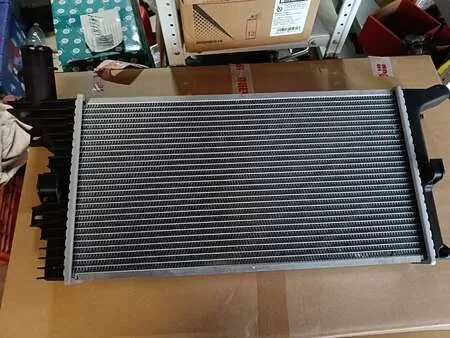 нижний радиатор Мерседес-Бенц Атего 1224 A9735000903